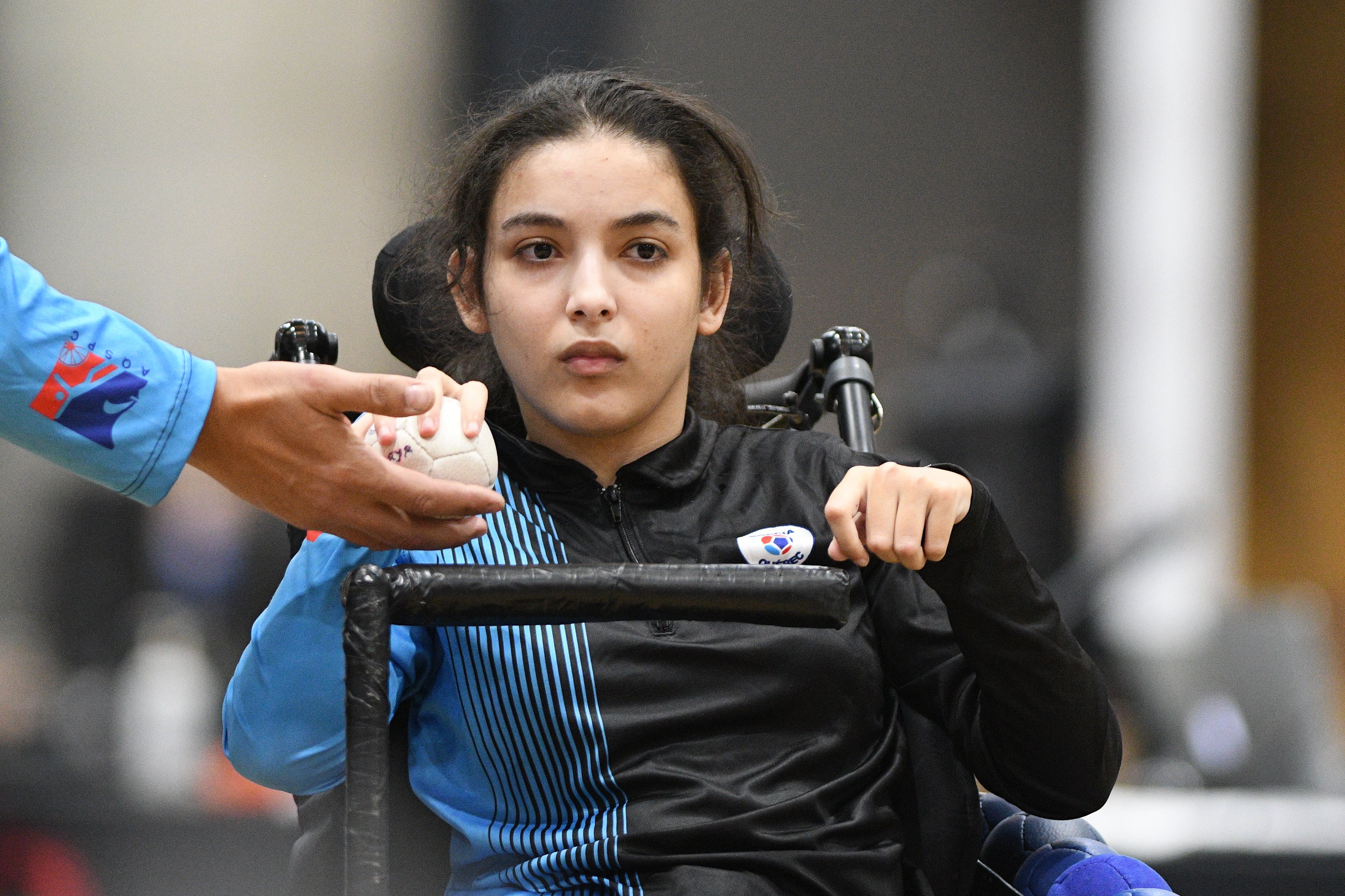 Dorya Belal athlète de boccia  BC1 en action