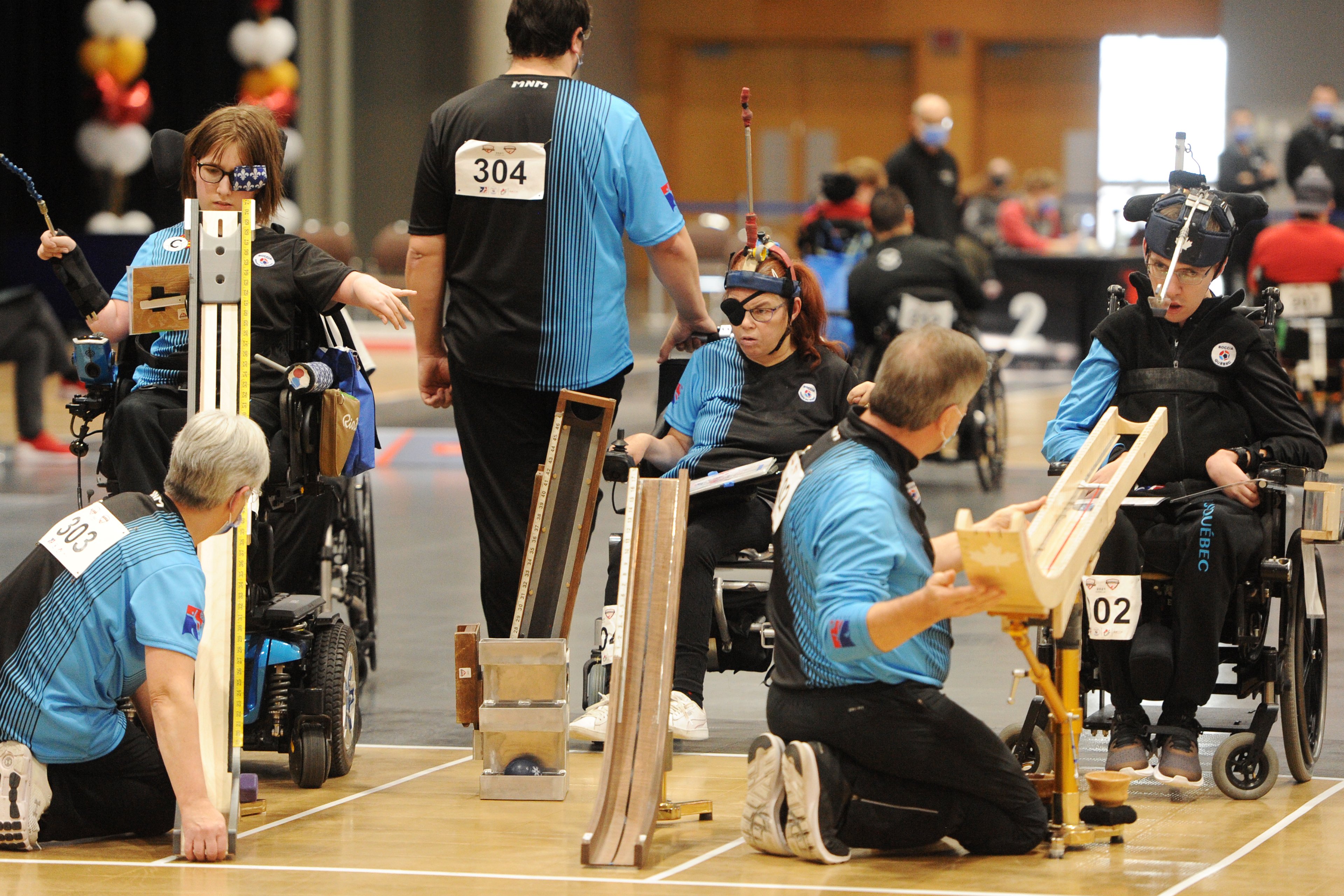 Athlètes de l'Équipe du Québec de boccia BC3 en action