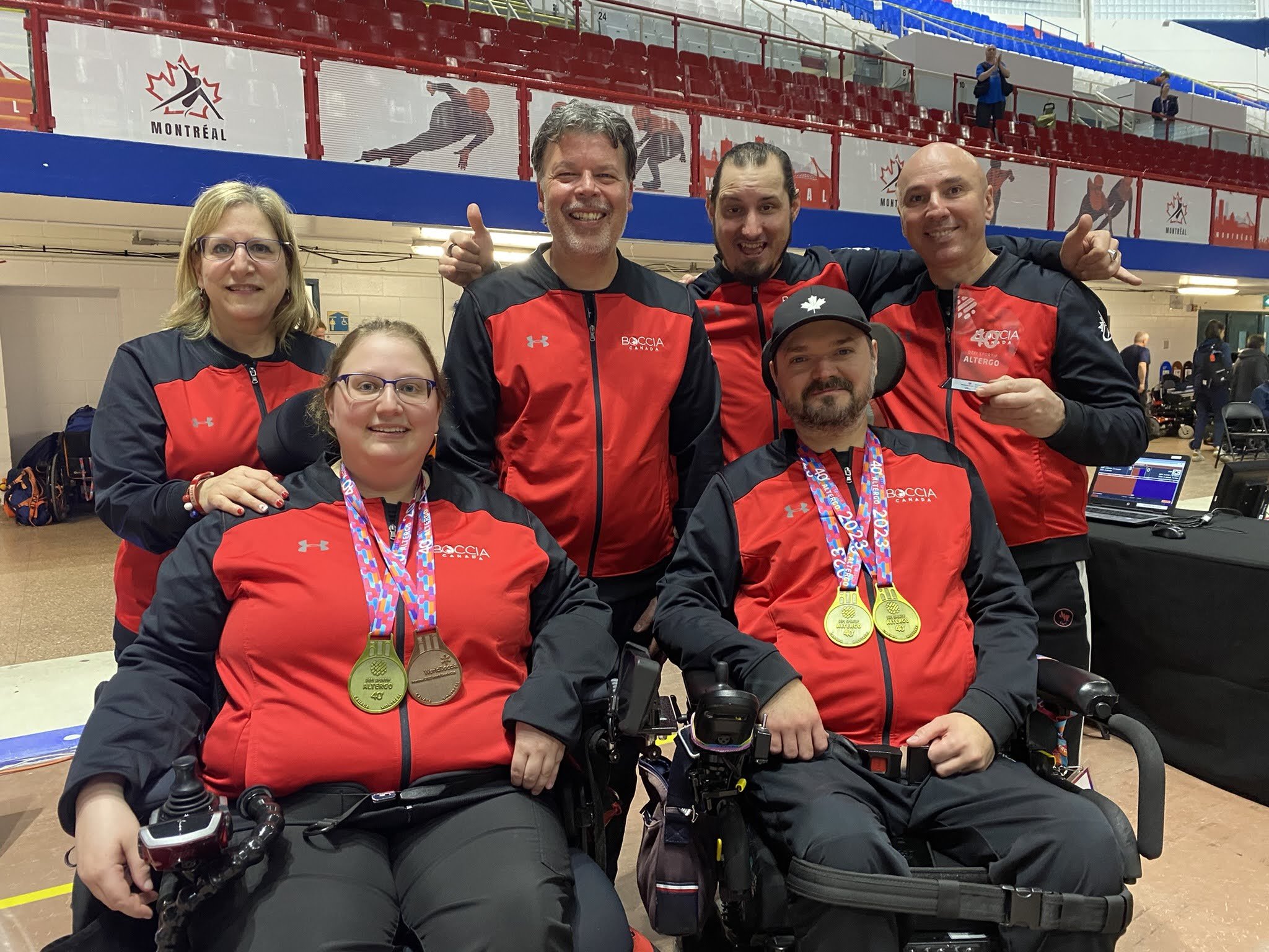 Journée d'initiation ARLPHL plusieurs jeunes en action en compagnie de Dimitri Bruno de l'Équipe du Québec de boccia