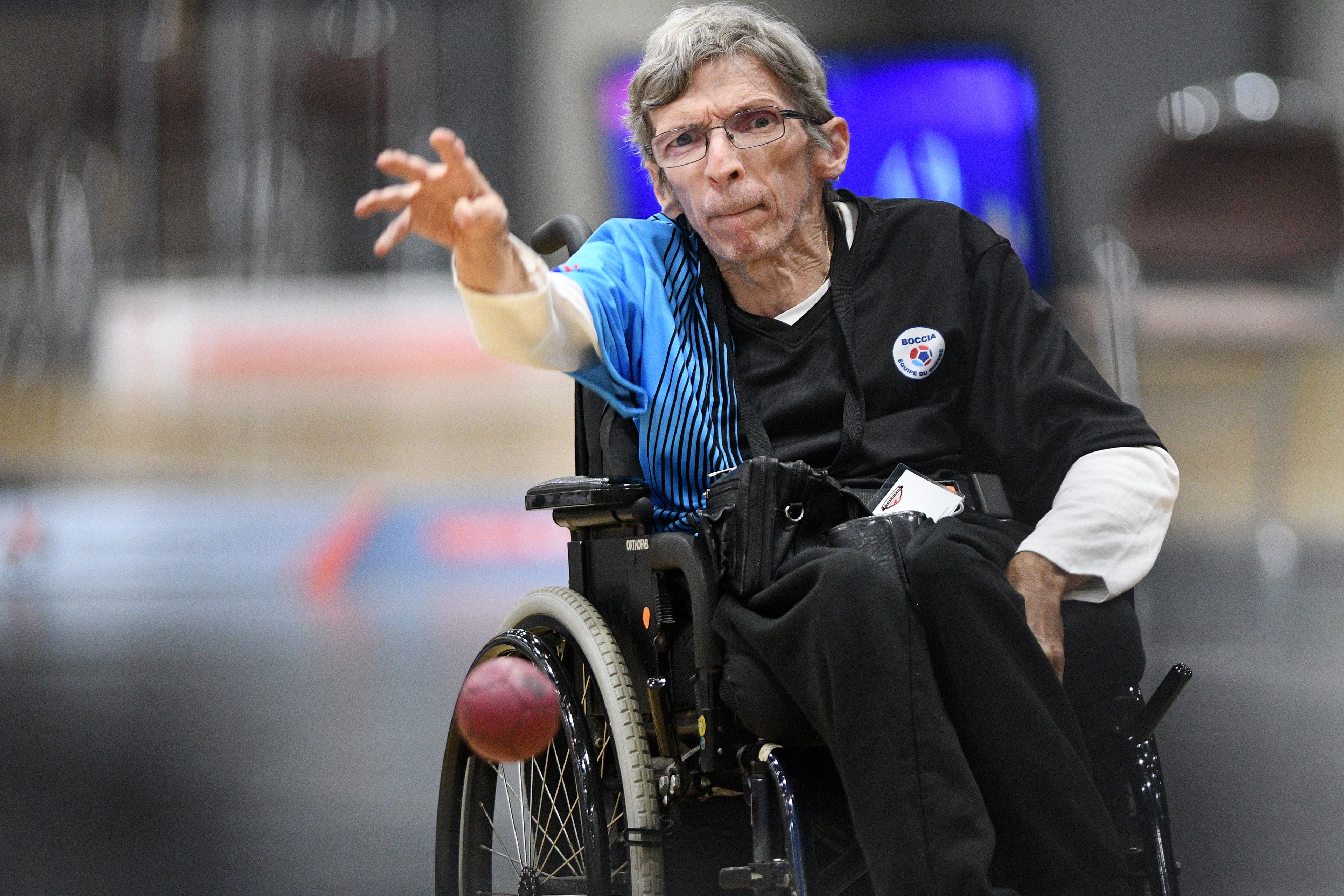 Richard Brochu athlète de boccia Classe ouverte et son lancer